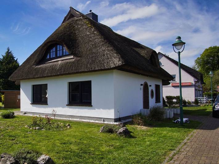 Ferienwohnung für 2 Personen, mit Terrasse und Garten in Ralswiek