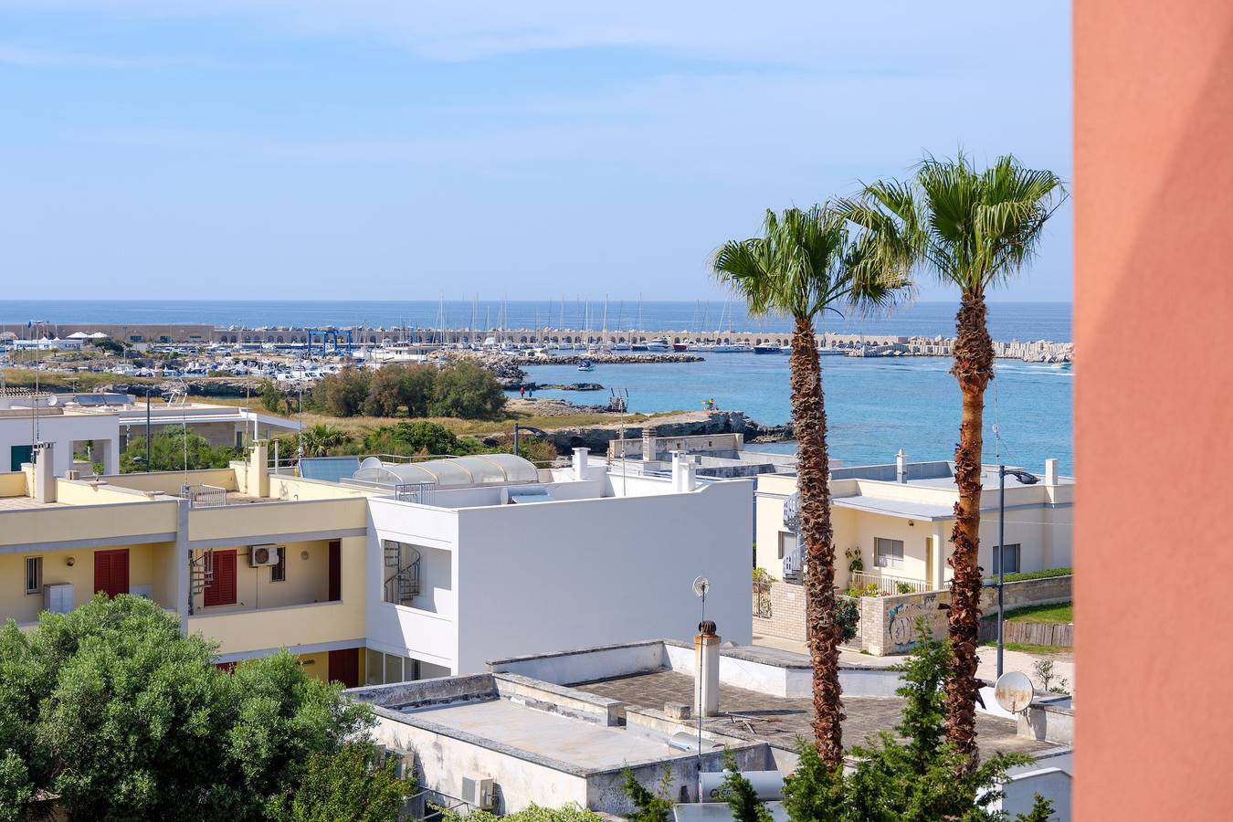 Appartamento intero, Appartamento 'Casa Tra Cielo E Mare' con vista mare, terrazza privata e Wi-Fi in Melendugno, Provincia di Lecce
