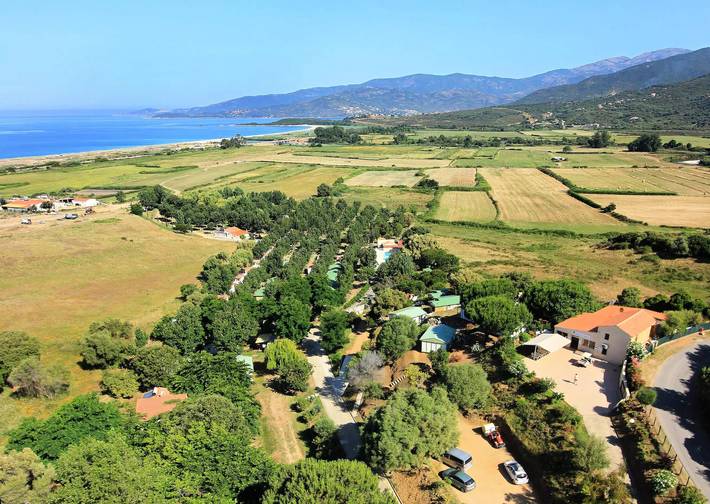 Camping für 6 Personen, mit Terrasse und Pool, mit Haustier auf Korsika - 2