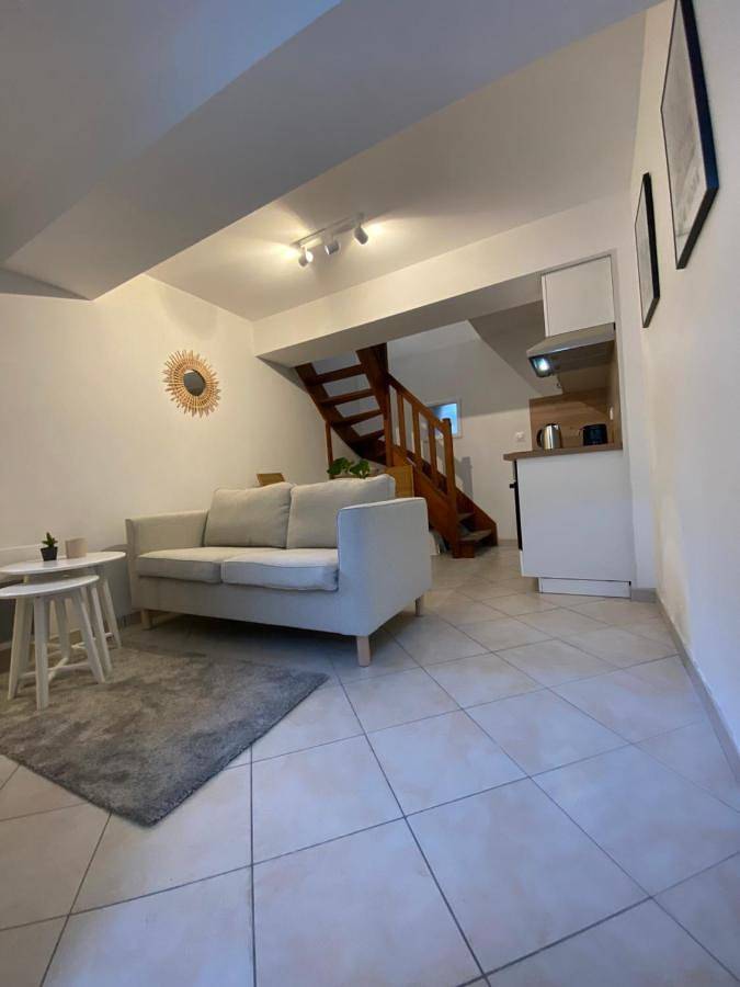 Appartement entier, Petite maison indépendante à 7mn de la plage in Douvres-la-Délivrande, Région de Caen