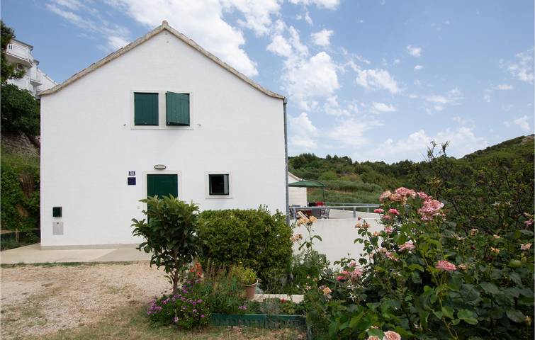 Charmantes Apartment mit 1 Schlafzimmer, WLAN, Klimaanlage und Terrasse, 400 m vom Strand entfernt in Podstrana, Split-Dalmatien