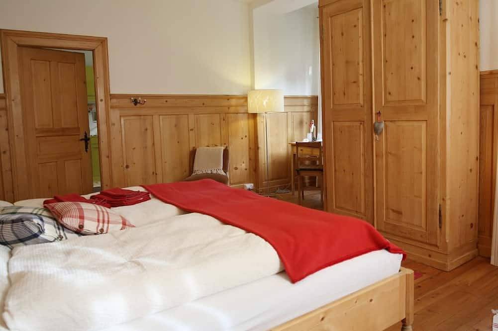 Ganze Wohnung, Stilvolle 1.5-Zi-Ferienwohnung in Jugendstil-Villa in Chur, Plessur Alpen