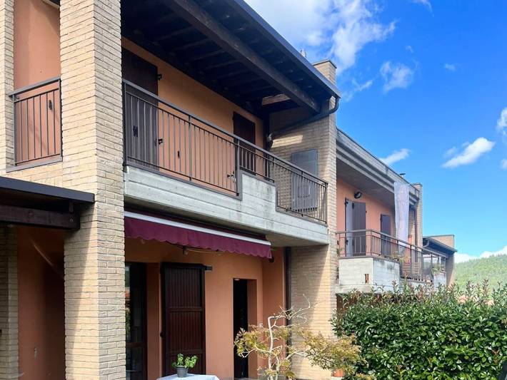 Casa vacanza per 6 persone, con piscina e giardino a Fermignano