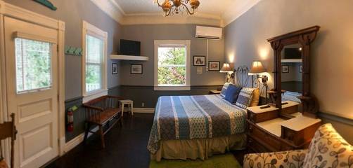 Log Cabin for 2 People in Nevada City, Northern California, Photo 4