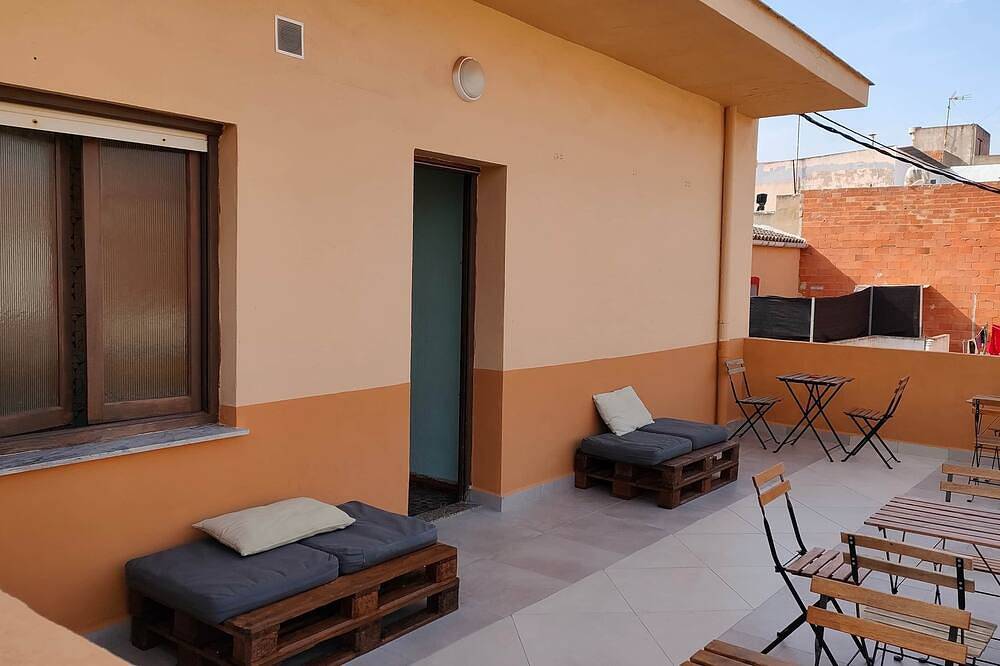 Apartamento entero, Pensión Benavente. 3 - (Playa 1,5km / Ap7-3min) in Moncófar, Costa del Azahar