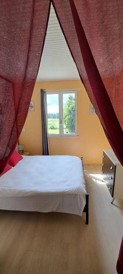Location de vacances pour 3 personnes, avec terrasse à Éguzon-Chantôme - 3