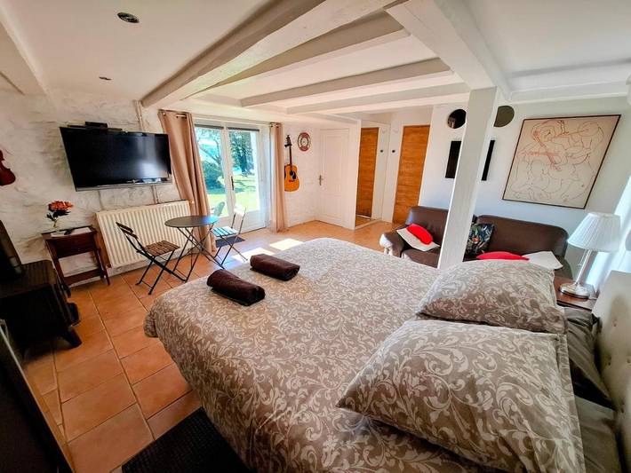 Chambre d’hôte pour 4 personnes, avec Terrasse et Jardin ainsi que Piscine et Vue dans le Tarn-et-Garonne - 2