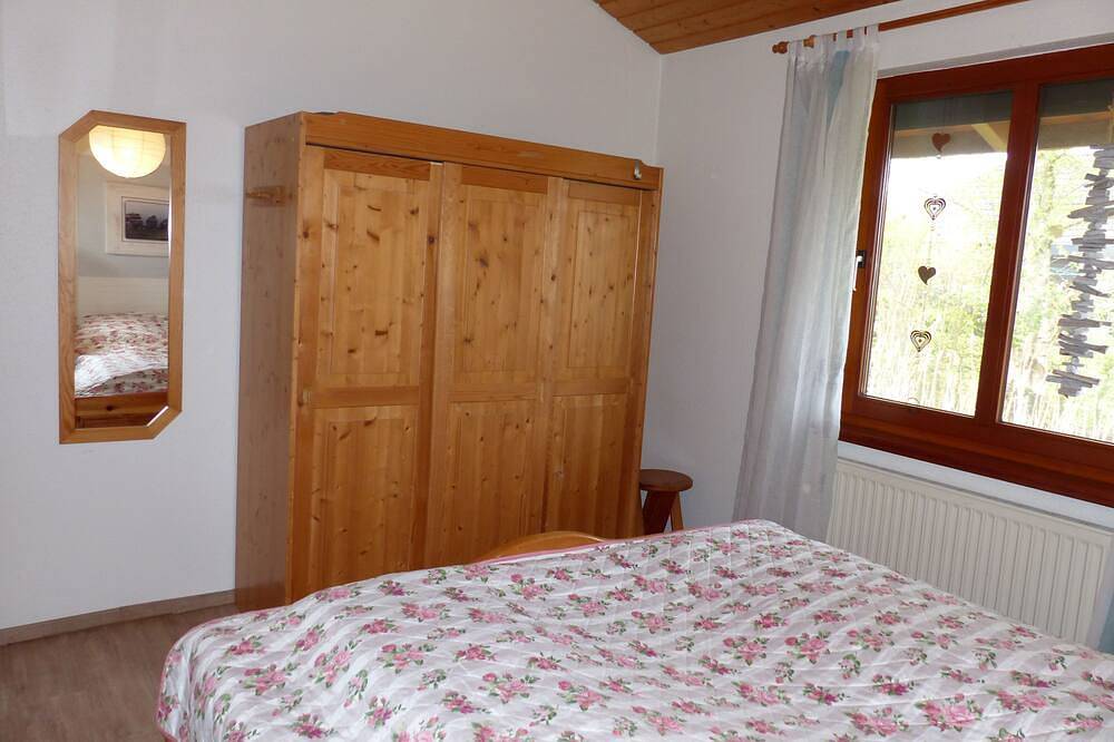 Gemütliches familienfreundliches Ferienhaus mit Wlan, Fahrrädern und Kinderbett in Burhave, Butjadingen