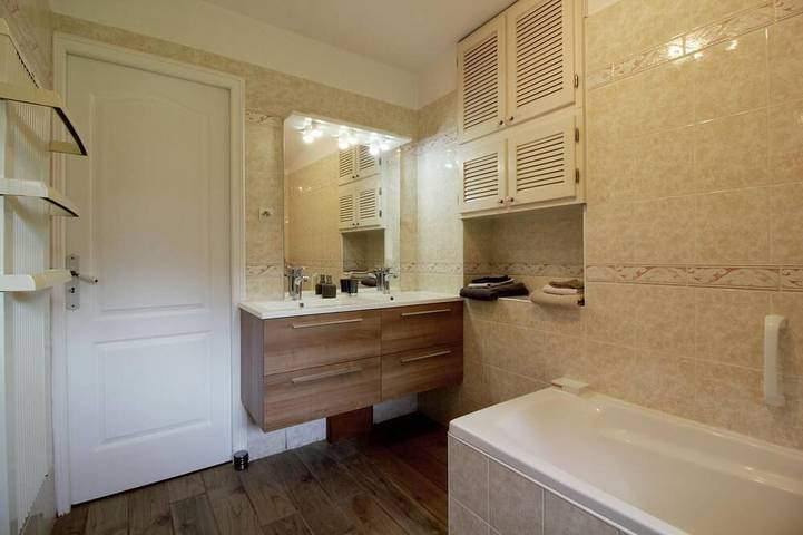 Location de vacances pour 4 personnes, avec piscine et jardin à Pineuilh - 4