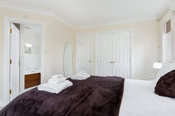 Holiday Rental for 11 People in Chipping Campden, The Cotswolds, Photo 2