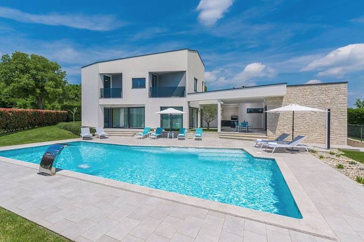 Villa voor 8 personen, with tuin and sauna as well as balkon and whirlpool - 1