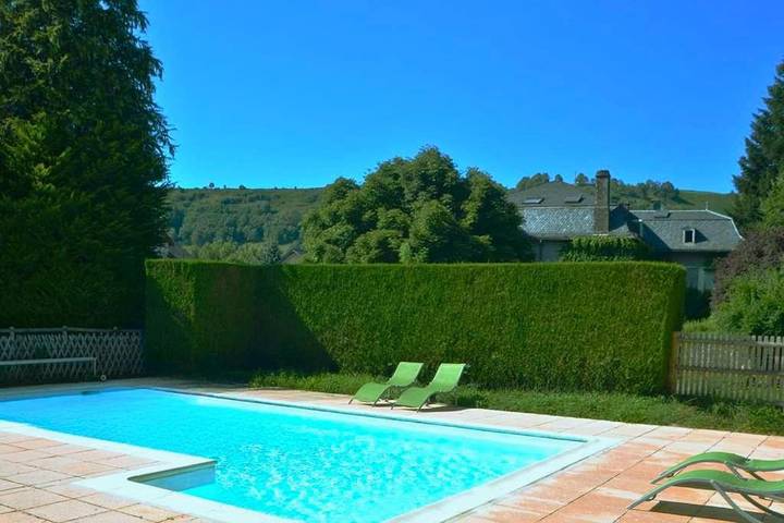 Hôtel pour 2 personnes, avec Terrasse ainsi que Jardin et Piscine à Saint-Martin-Valmeroux - 3