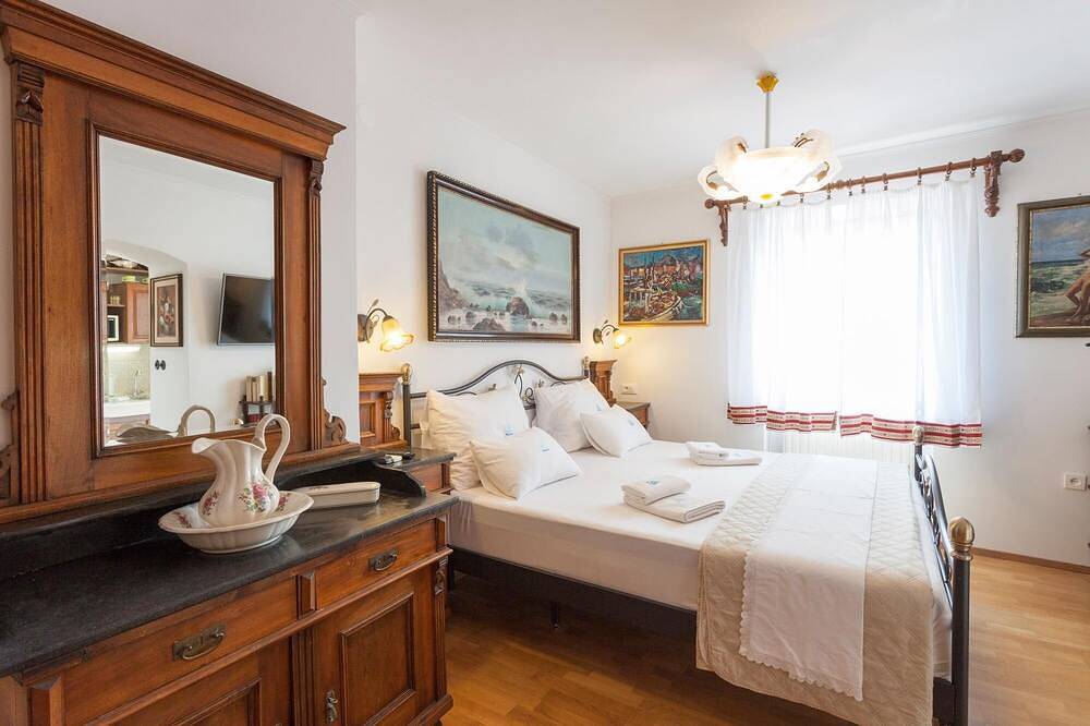 Entire apartment, Studio flat with terrace Makarska (As-11063-b) in Makarska, Makarska Riviera