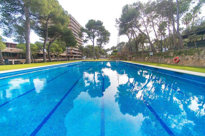 Ferienwohnung für 4 Personen, mit Terrasse und Garten sowie Pool und Ausblick in Calonge - 3