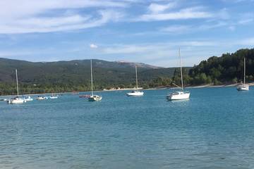 Gîte pour 5 personnes, avec terrasse, animaux acceptés à Les Salles-sur-Verdon