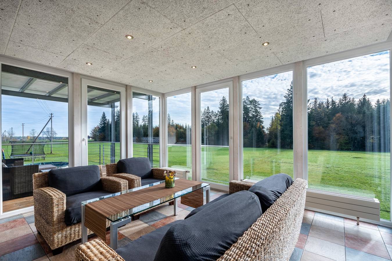 Ganze Wohnung, Ferienwohnung 'Naturzeit' mit Wintergarten, Balkon und großem Gemeinschaftsgarten in Königsfeld im Schwarzwald, Mittlerer Schwarzwald