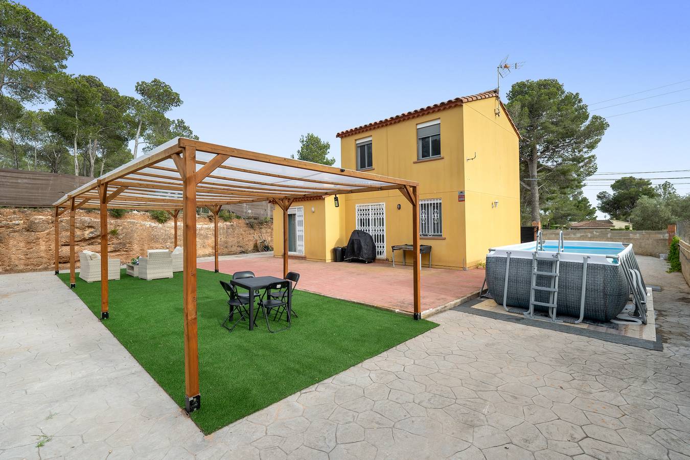 Maison de vacances 'Casa Scarlet' avec terrasse privée, jardin privé et Wi-Fi in Cabra del Camp, Alt Camp