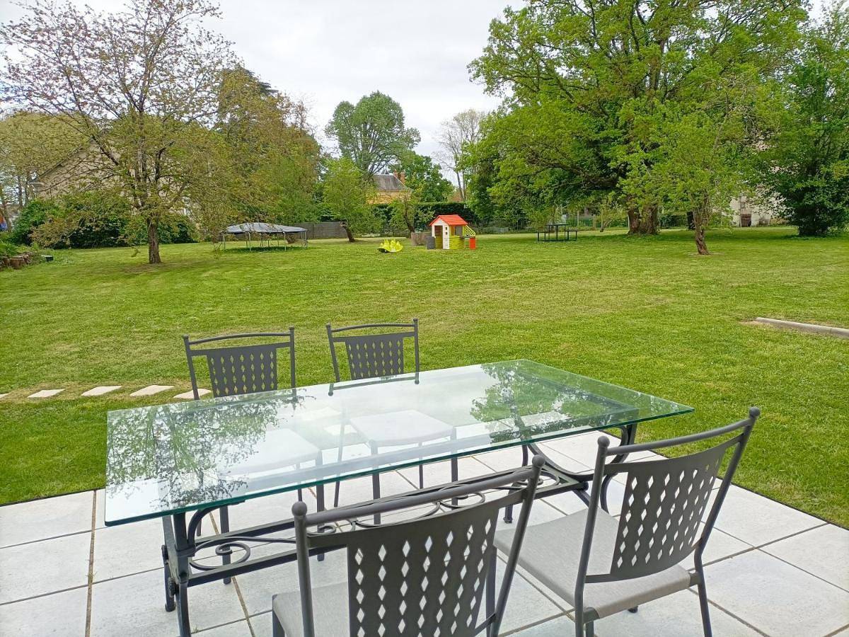 Gîte Climatisé Villa Esperanza à Valençay 1 à 5 personnes, 200 m du château proche zoo de Beauval et châteaux de la Loire, Lits prêts à l'arrivée in Valençay, Vallée de la Loire
