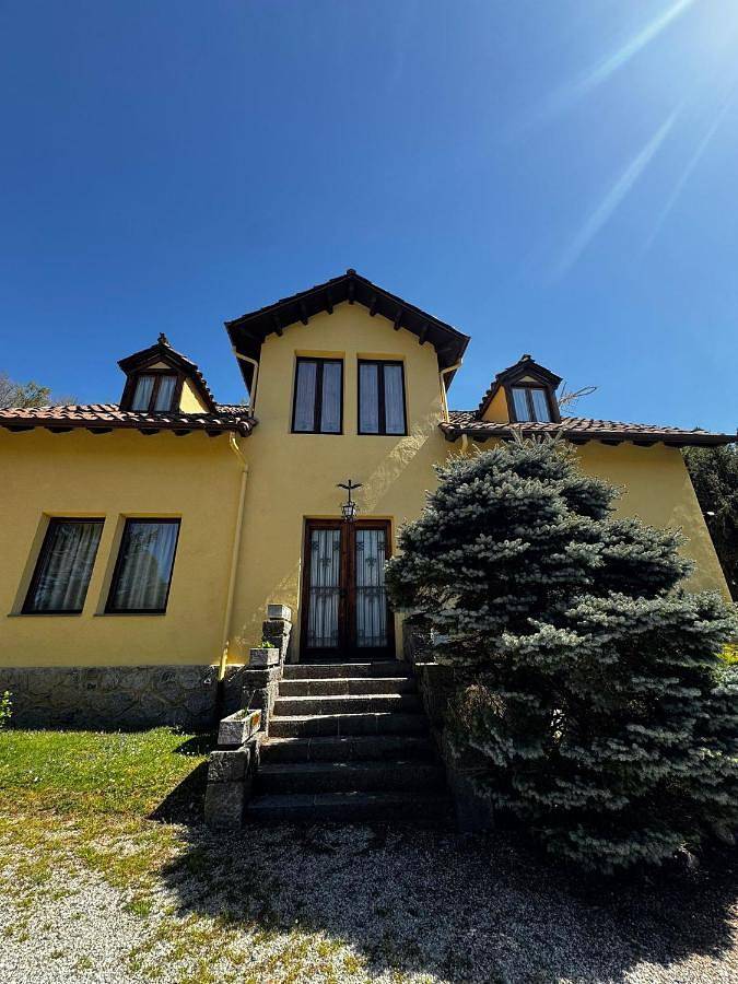 Location de vacances pour 23 personnes, avec jardin ainsi que vue et piscine, animaux acceptés à Camprodon - 2