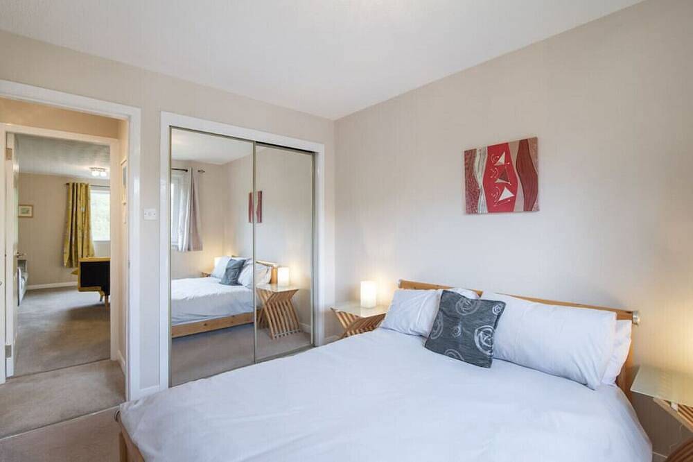 The Kelvin: Peaceful West End River View Property in Glasgow, Greater Glasgow and Clyde Valley