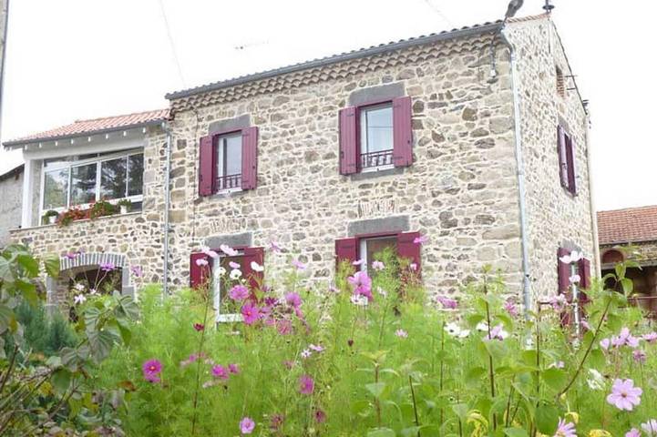 Gîte pour 6 personnes, avec jardin à Saint-Just-près-Brioude