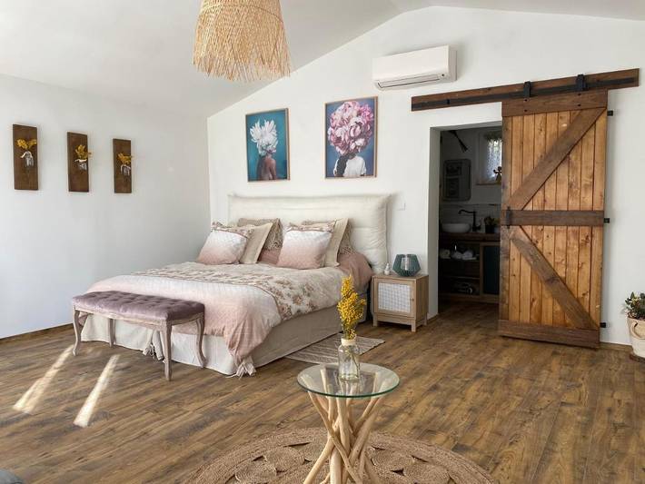 Gîte pour 3 personnes, avec jardin ainsi que vue et piscine à Méounes-lès-Montrieux - 3