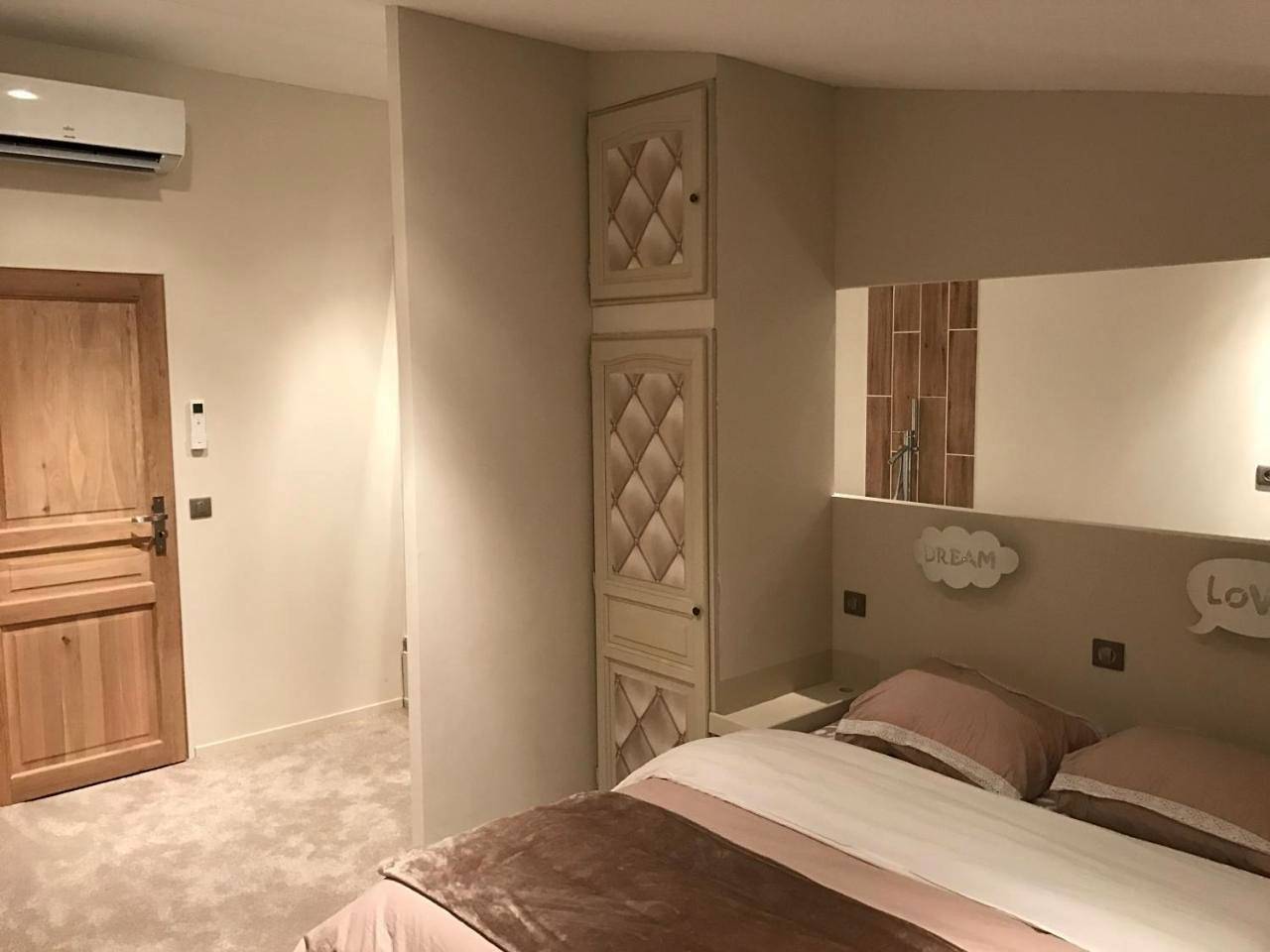Appartement entier, Deluxe Apartment in Meyrargues, Région d'Aix-en-Provence