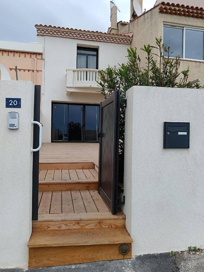 Superbe maison, rénovée port de Carro -terrasse,calme & lumière in Martigues, Mittelmeerküste (Frankreich)