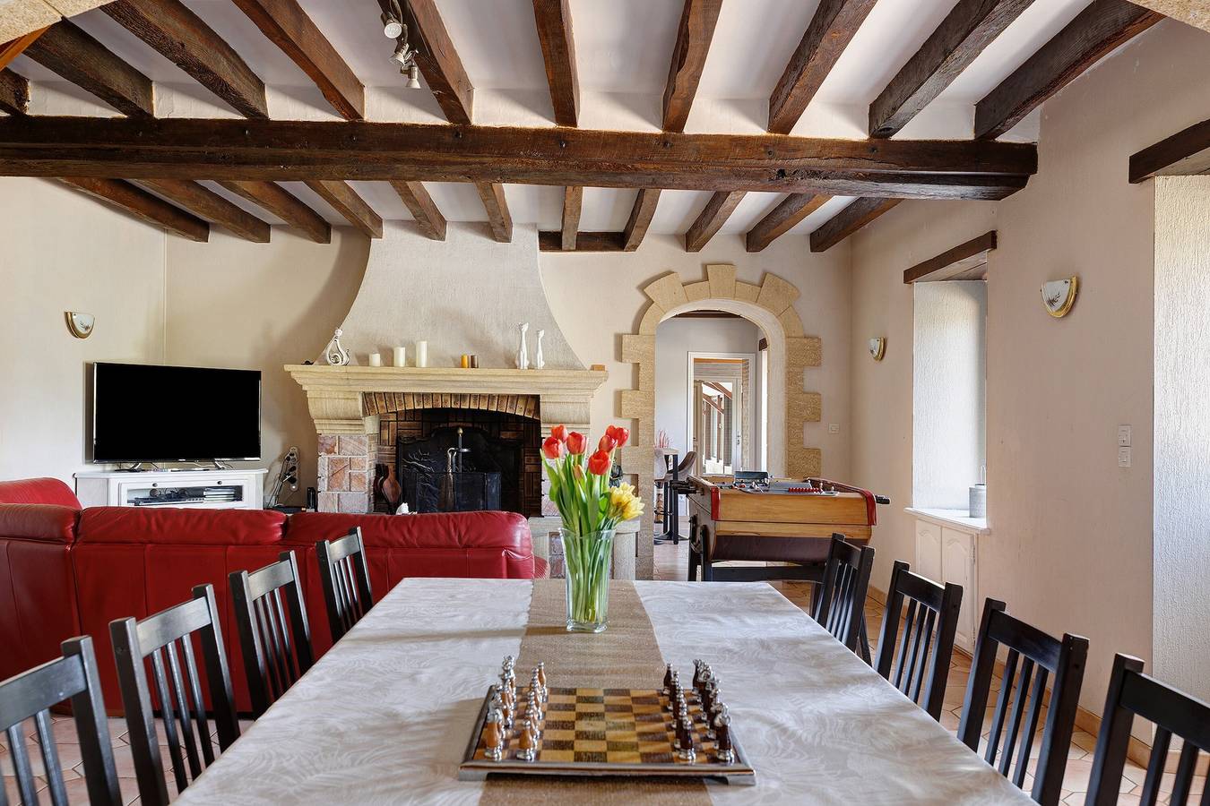 Maison de vacances 'O Gîte Bleu' avec piscine intérieure privée et chauffée in Huillé-Lézigné, Vallée de la Loire