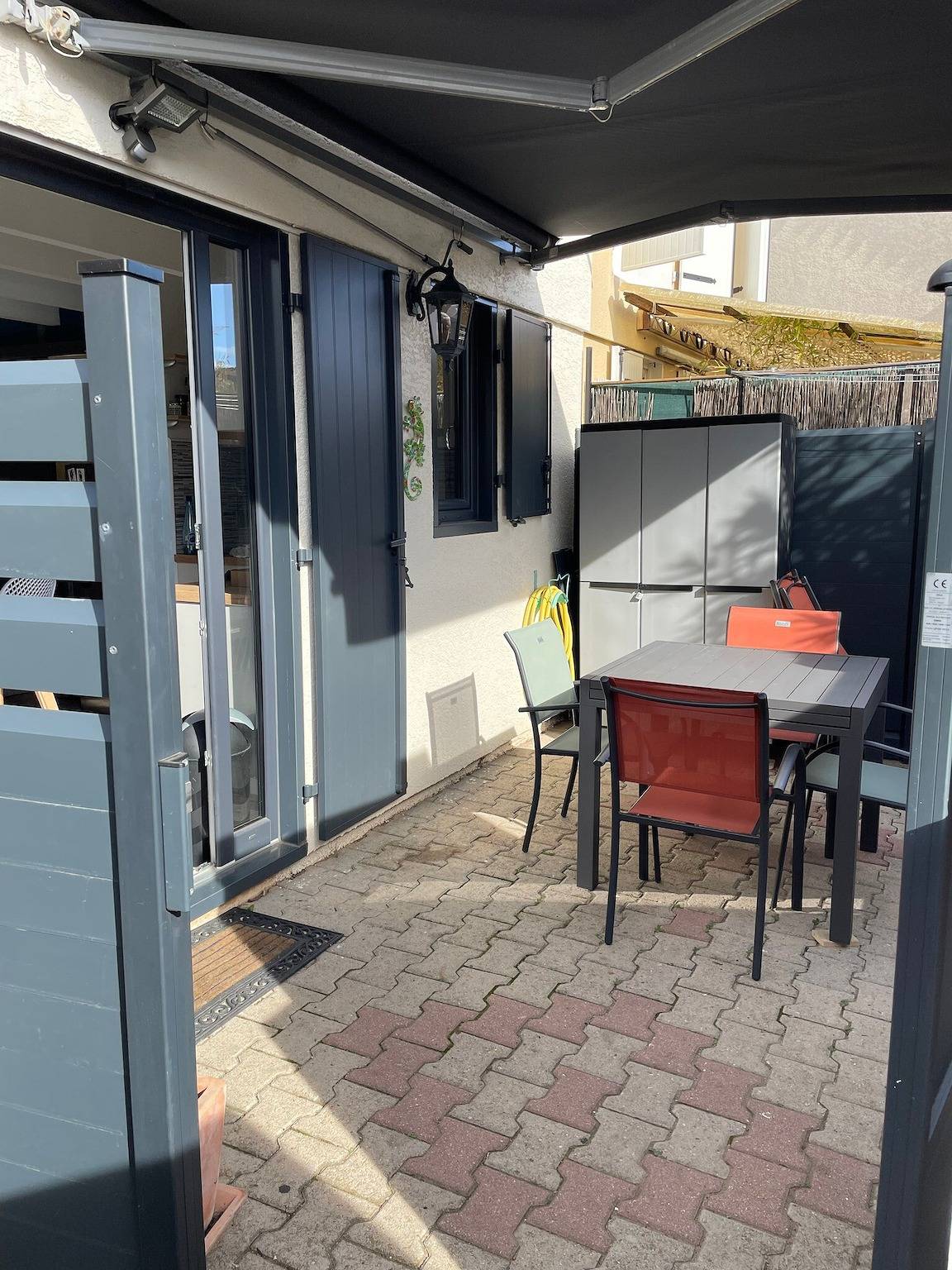 Ferienhaus 'Résidence Clos De Tamaris' mit Gemeinschaftspool, privater Terrasse und Klimaanlage in Marseillan, Mittelmeerküste (Frankreich)
