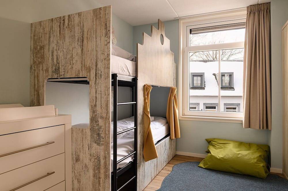 Luxe house with kids facilities - 6 bedrooms / 3 bathrooms in Maastricht, Hoge Kempen