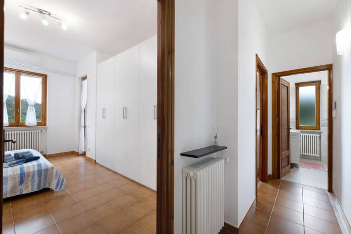 Appartement entier, Appartement « Elena E Joerg 1 » avec vue montagne, jardin commun et Wi-Fi in Vezzi Portio, Riviera di Ponente
