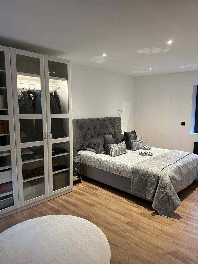 Appartement de vacances entier, Twin Room with Bathroom in Villeneuve-sous-Dammartin, Seine-et-Marne