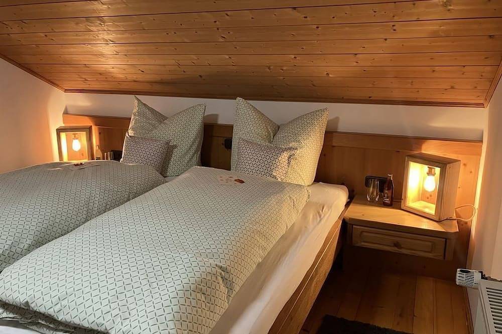 Ganze Wohnung, Ferienwohnung Zugspitz, 1 Schlafzi., Bad/Du/Wc - Kögel, Ferienhaus in Nesselwang, Bayerisch Schwaben