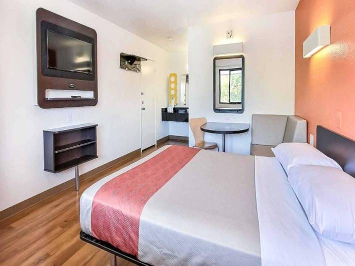 Apartamento entero, Limpia 1 cama tamaño queen | Ducha adaptada para personas con discapacidad in Sunnyvale, Silicon Valley