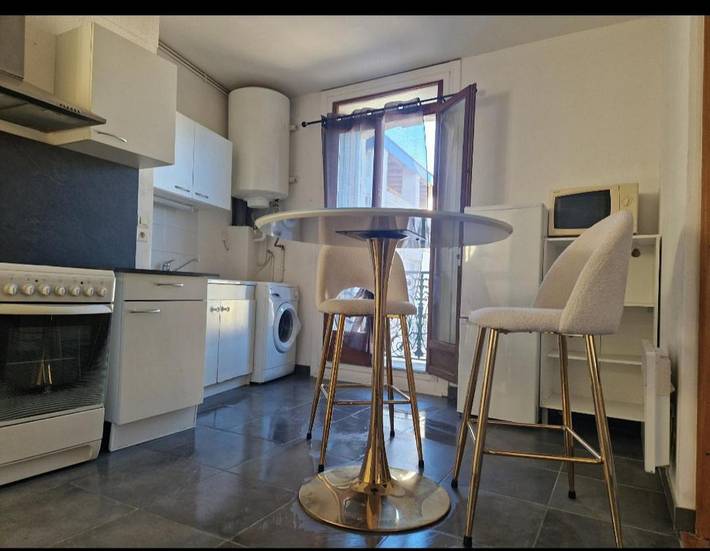 Gîte pour 4 personnes, avec balcon à Servian - 3