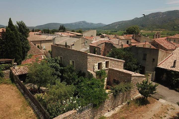 Location de vacances pour 8 personnes, avec Jardin à Embres-et-Castelmaure