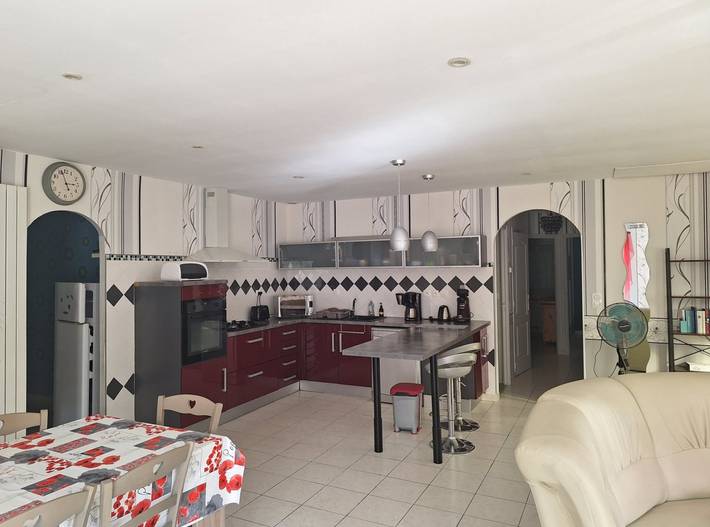 Gîte pour 6 personnes, avec terrasse et jardin