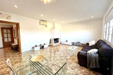 Gîte pour 8 personnes, avec balcon à Sant Esteve Sesrovires