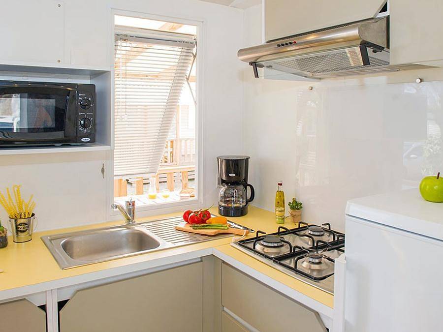 Camping La Marine - Mobilheim 4 personen - Comfort | 2 Schlafz. | 4 Pers. | Erhöhte Terrasse | Klimaanlage in Le Grau-du-Roi, Côte d'Améthyste