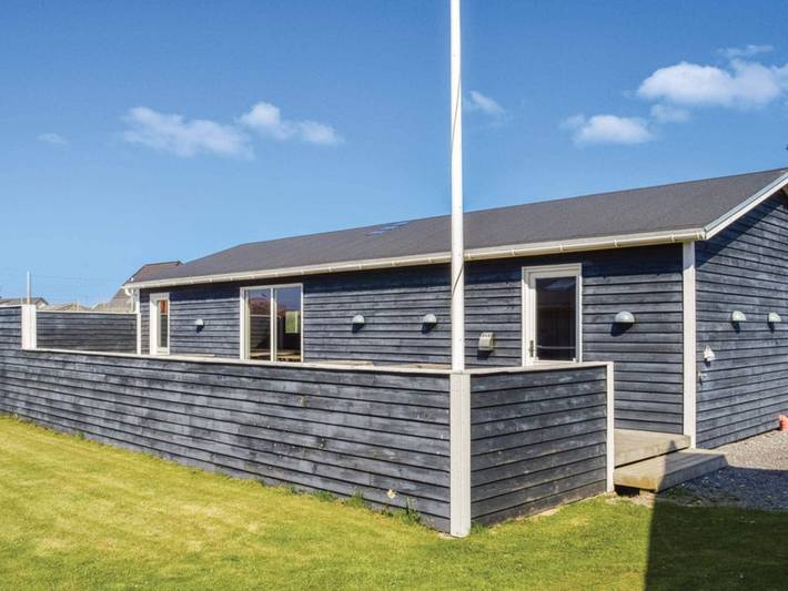 Ferieudlejning for 6 personer, med terrasse og pool, husdyr tilladt i Limfjorden