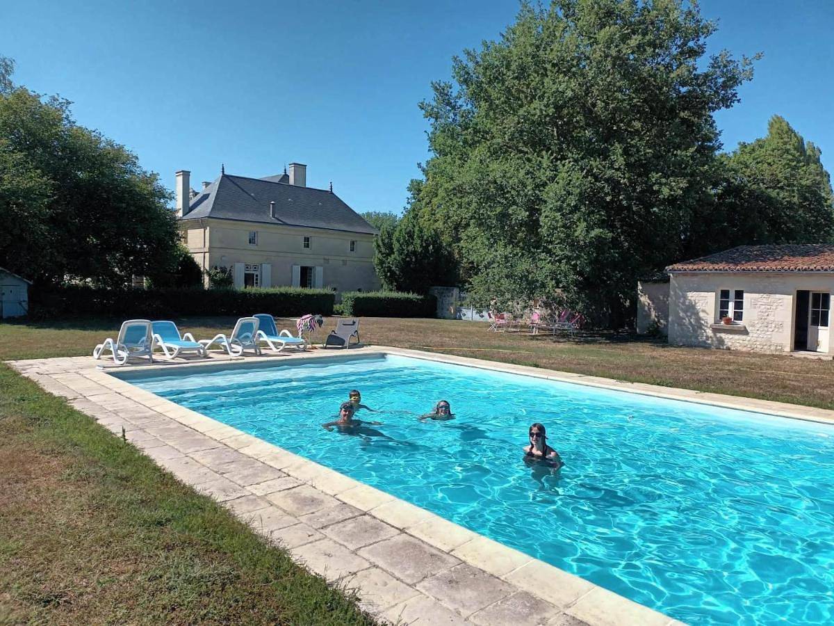 Deluxe Double Room with Shower in Saint-Léger-de-Montbrillais, Vallée de la Loire