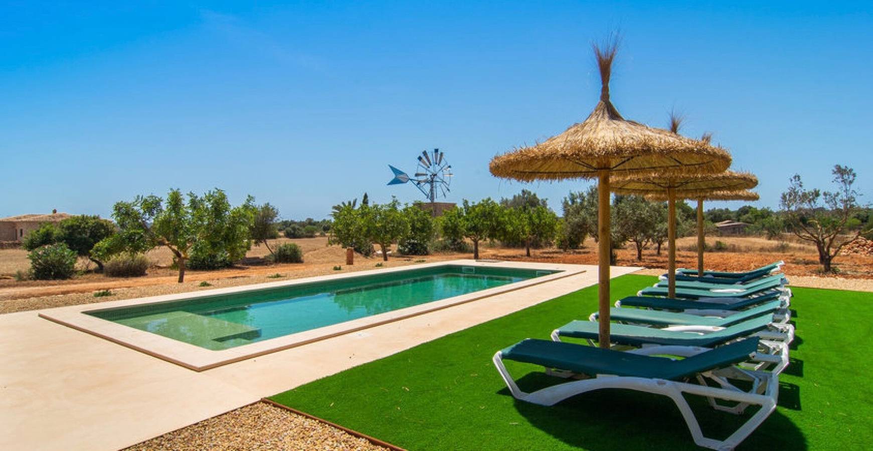 Villa Hort de Can Rafalet avec vue sur les montagnes, piscine & Wi-Fi in Ses Salines, Côte de Majorque