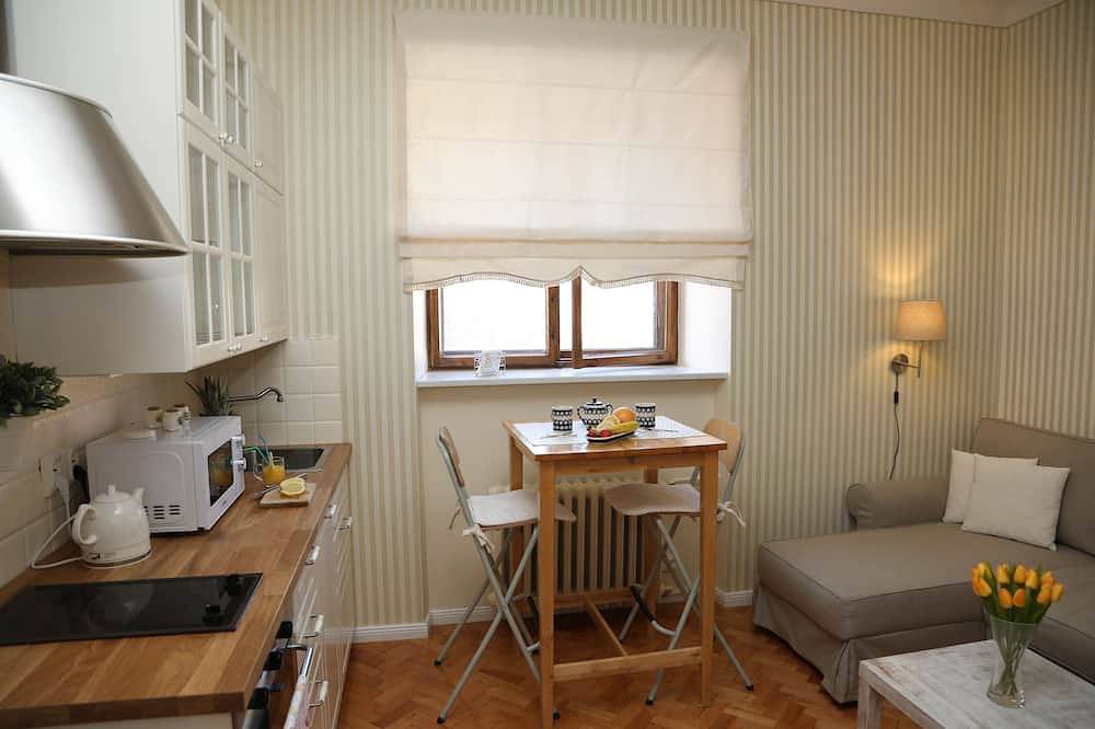 Apartamento entero, Marialoe -Apartamento del antiguo palacio \"Sotto il cigno\" in Varsovia Śródmieście, Varsovia