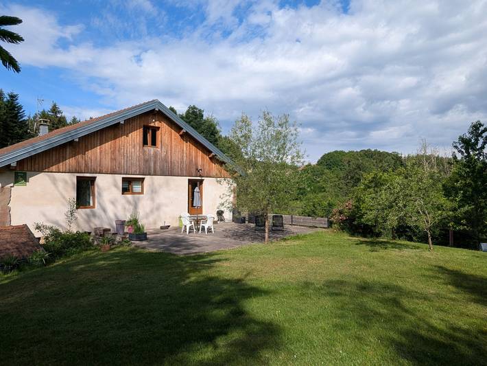 Gîte pour 2 personnes, avec jardin à Le Tholy