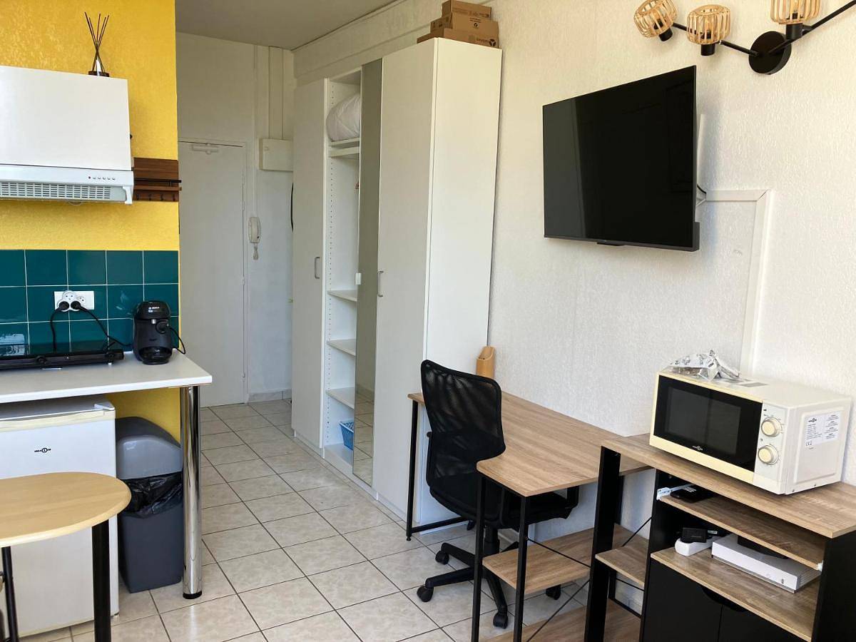 Appartement entier, One-Bedroom Apartment in La Valette-du-Var, Côte méditerranéenne (France)