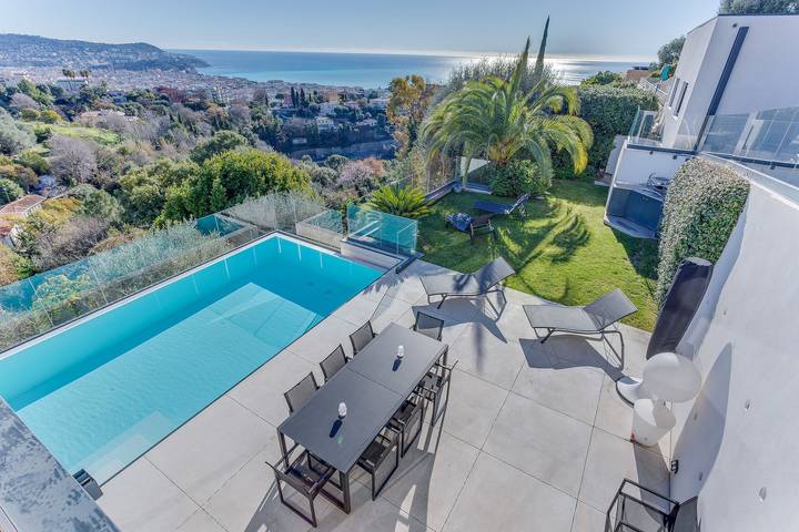 Villa with pool for 8 people, with terrace and garden in Nice (France)