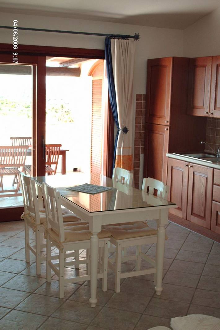 Gîte pour 6 personnes, avec terrasse, animaux acceptés à Monte Petrosu - 4