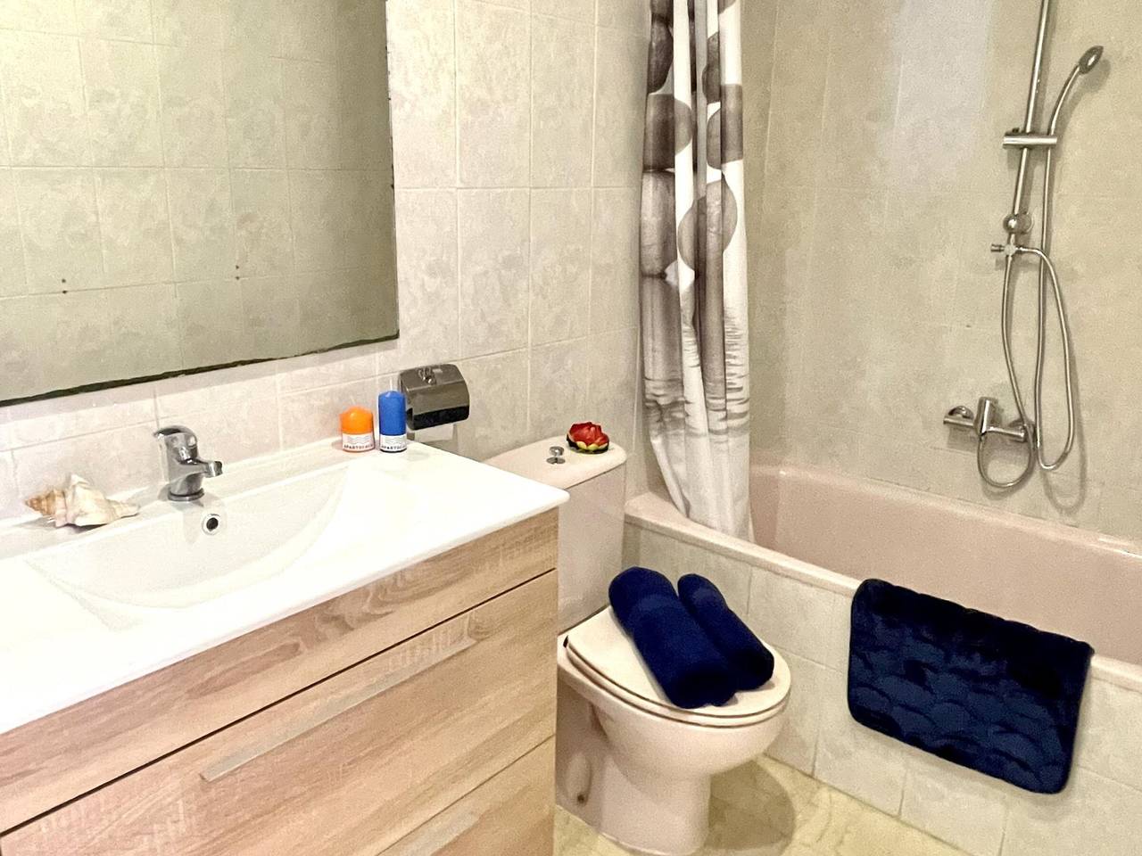 Entire apartment, La Pineda: Terrace, Pool, Parking, Air Conditioning in La Pineda, Platja de la Pineda