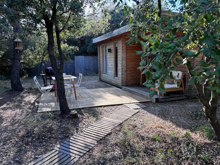 Gîte pour 2 personnes, avec jardin ainsi que piscine et jacuzzi à Aurons